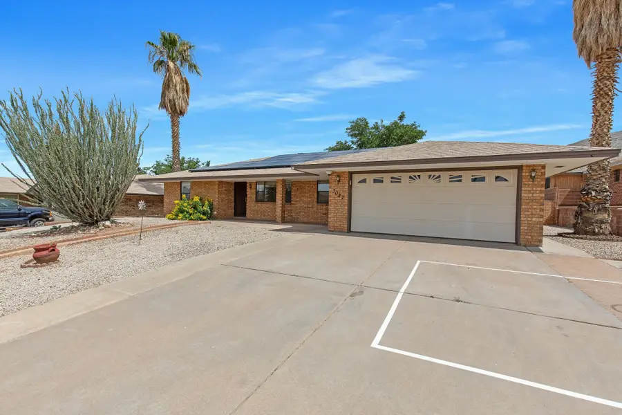 3027 Los Robles, Alamogordo, NM 88310 - #2