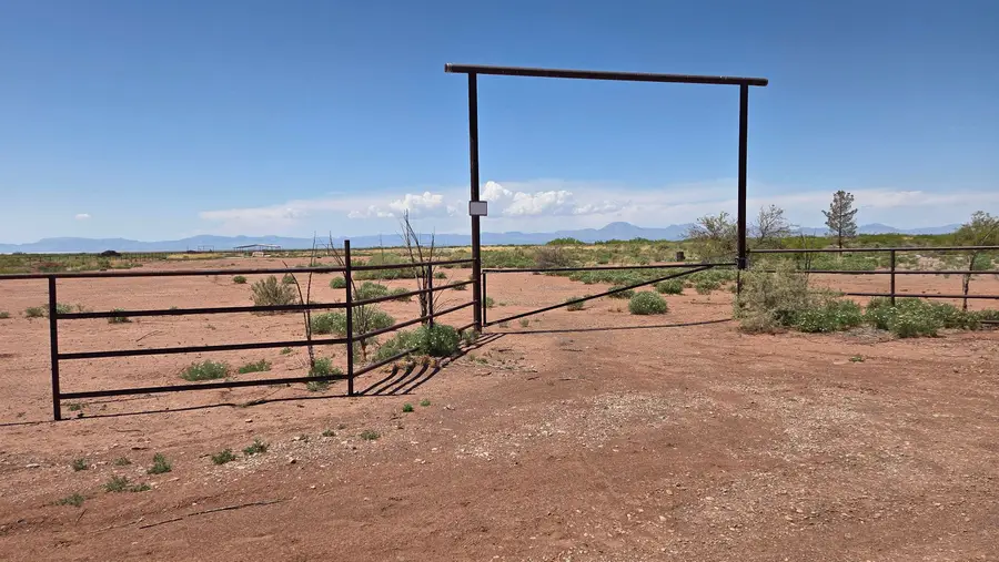 178 Hurshel White Rd, Tularosa, NM 88352 - #2