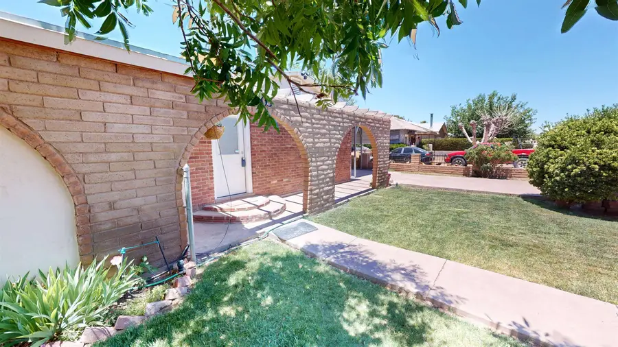 1105 Marshall Ave, Tularosa, NM 88352 - #2