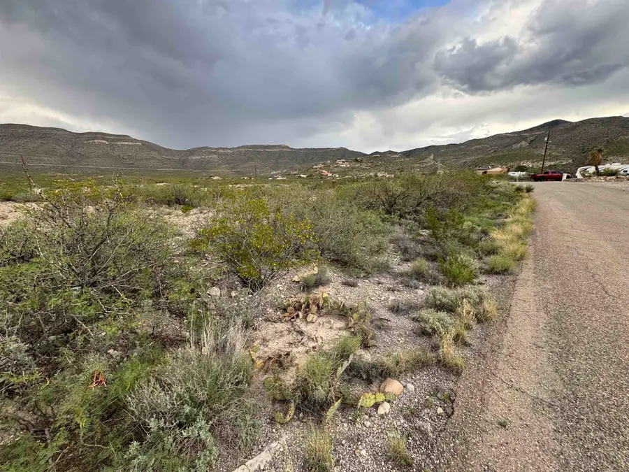 3305 Thunder RD, Alamogordo, NM 88310-6776 - #3