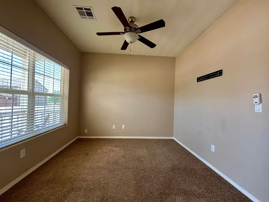 233 Dublin LN, Alamogordo, NM 88310 - #3