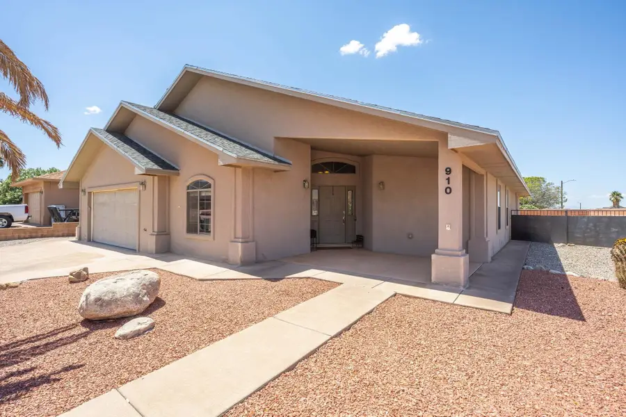 910 San Carlos ST, Alamogordo, NM 88310 - #2