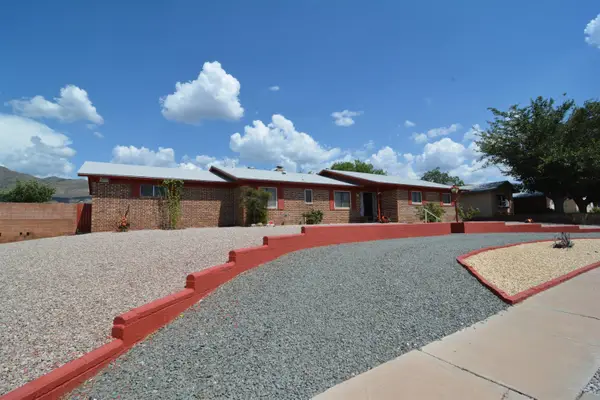 1526 Scenic DR, Alamogordo, NM 88310