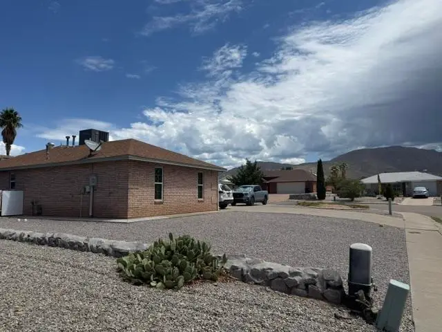 449 Yellowstone ST, Alamogordo, NM 88310 - #3