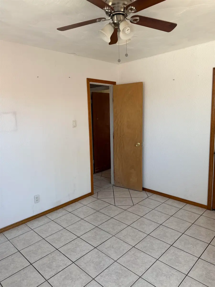 1305 Jackson AVE, Alamogordo, NM 88310 - #2
