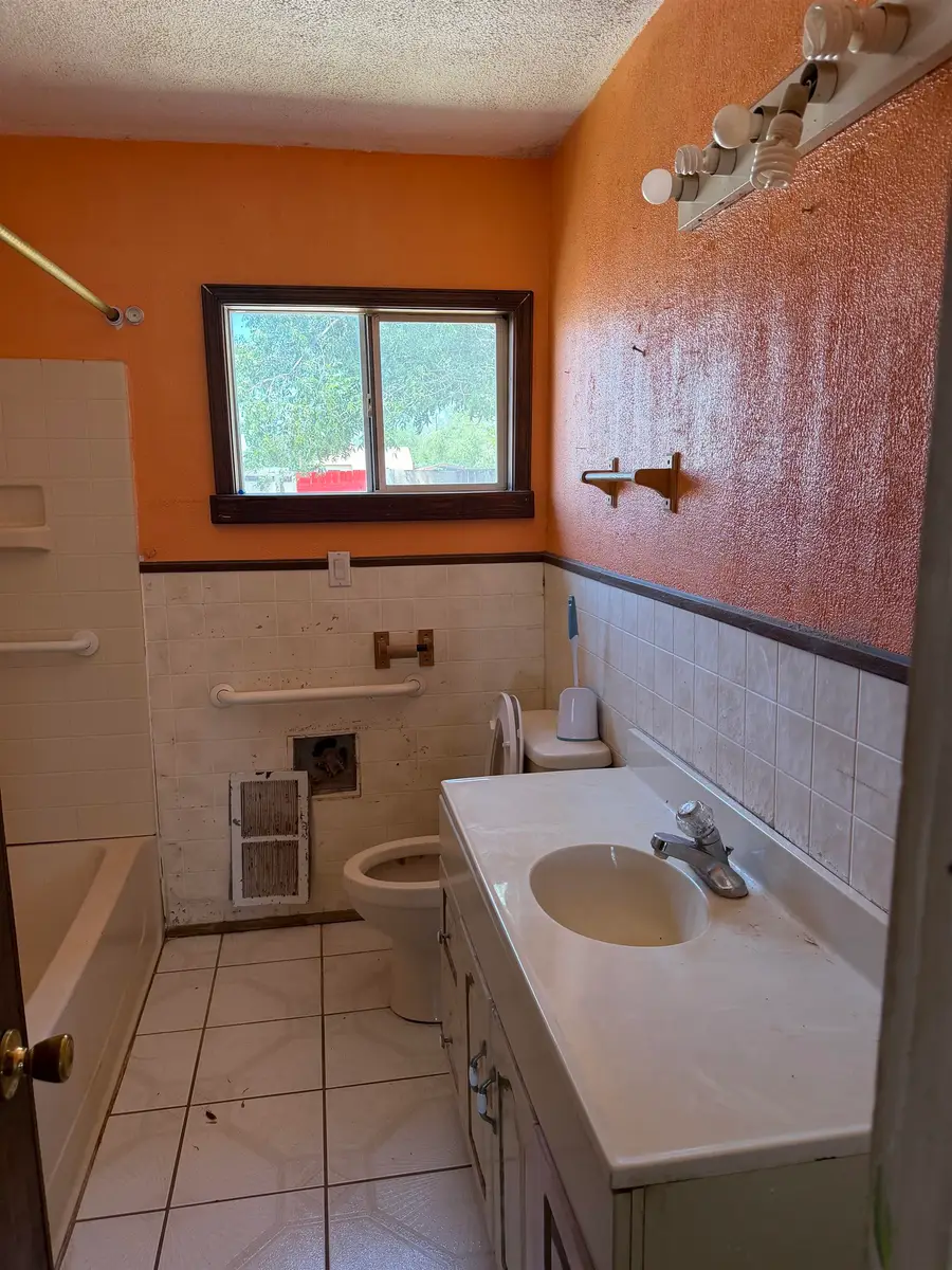 1305 Jackson AVE, Alamogordo, NM 88310 - #3