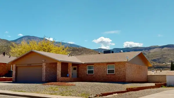 3206 Thunder RD, Alamogordo, NM 88310