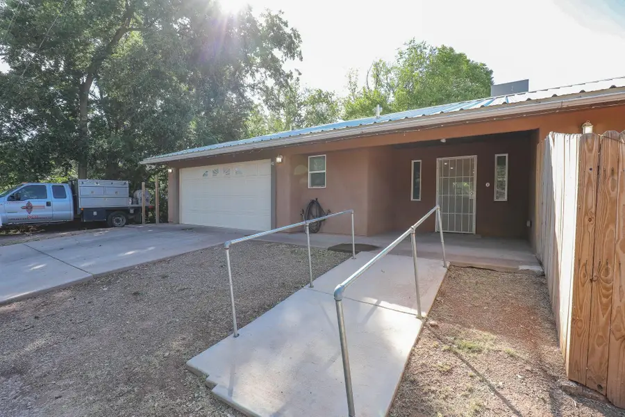 219 Bosque St, Tularosa, NM 88352 - #2