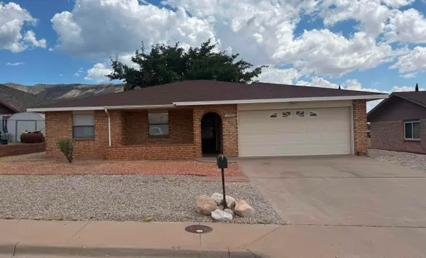 3208 Thunder RD, Alamogordo, NM 88310