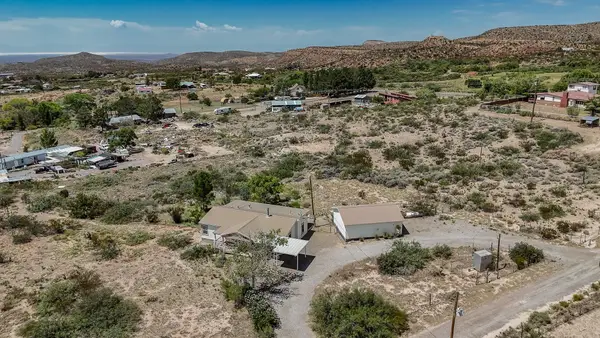 12 Thistle DR, La Luz, NM 88337