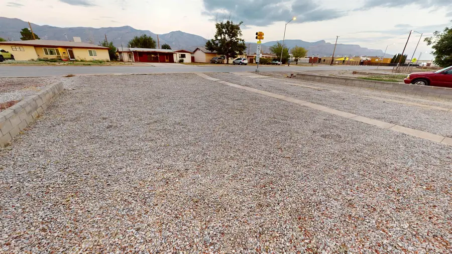 1407 N Florida AVE, Alamogordo, NM 88310 - #2