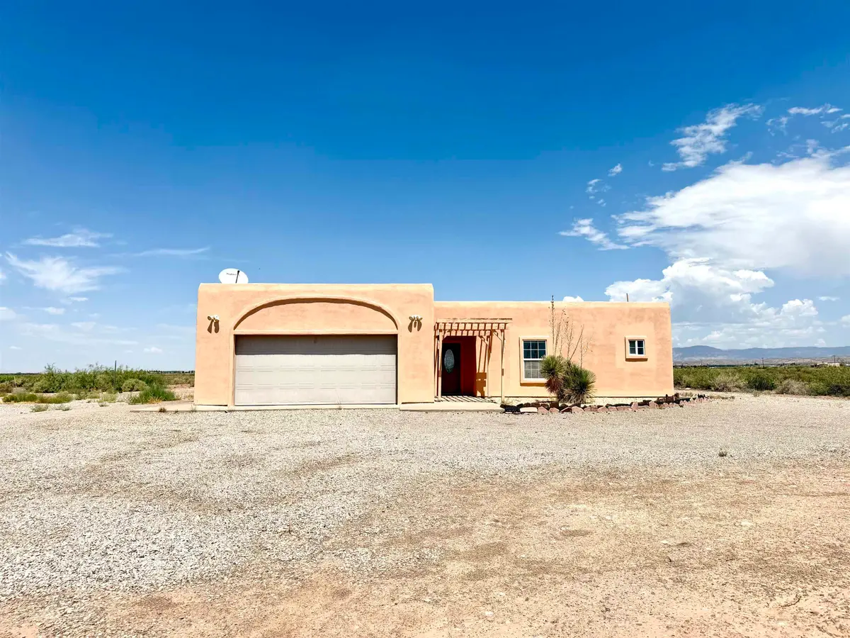 27 Gardner Rd, Tularosa, NM 88352 - #1