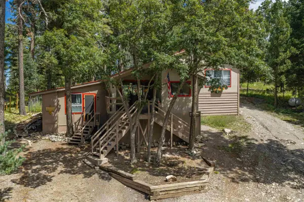 1102 Geronimo St, Cloudcroft, NM 88317-0000
