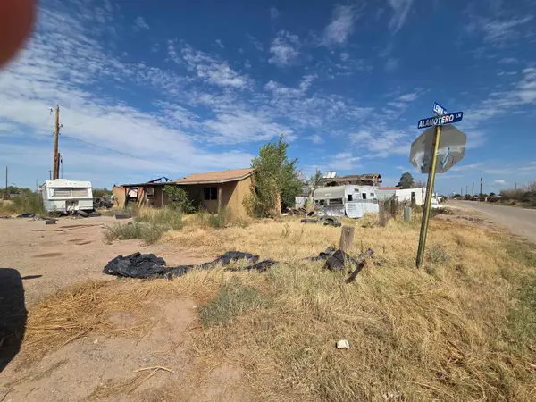 35 Alamotero LN, Alamogordo, NM 88310-0000