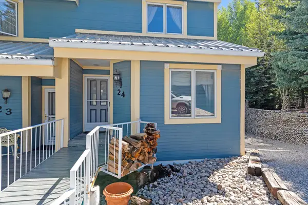 24 Switch Back Ln, Cloudcroft, NM 88317-9999