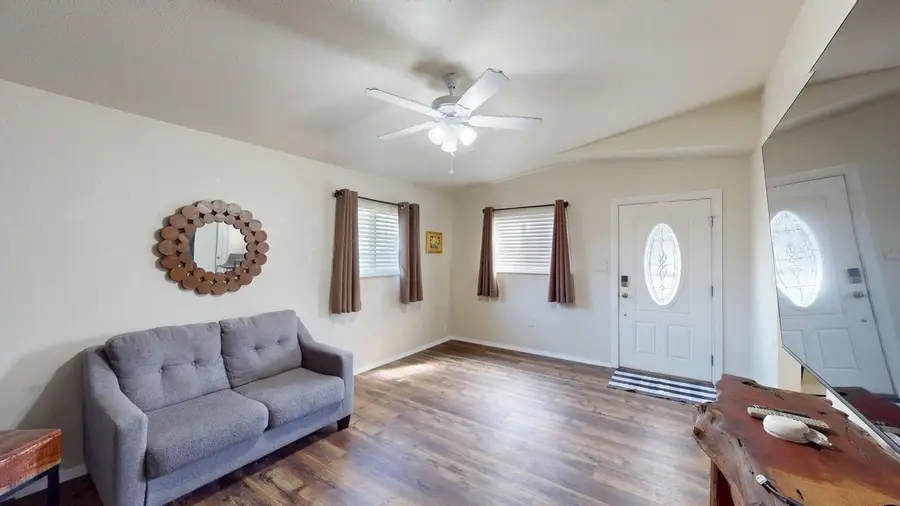 1005 Ridgecrest DR, Alamogordo, NM 88310 - #3