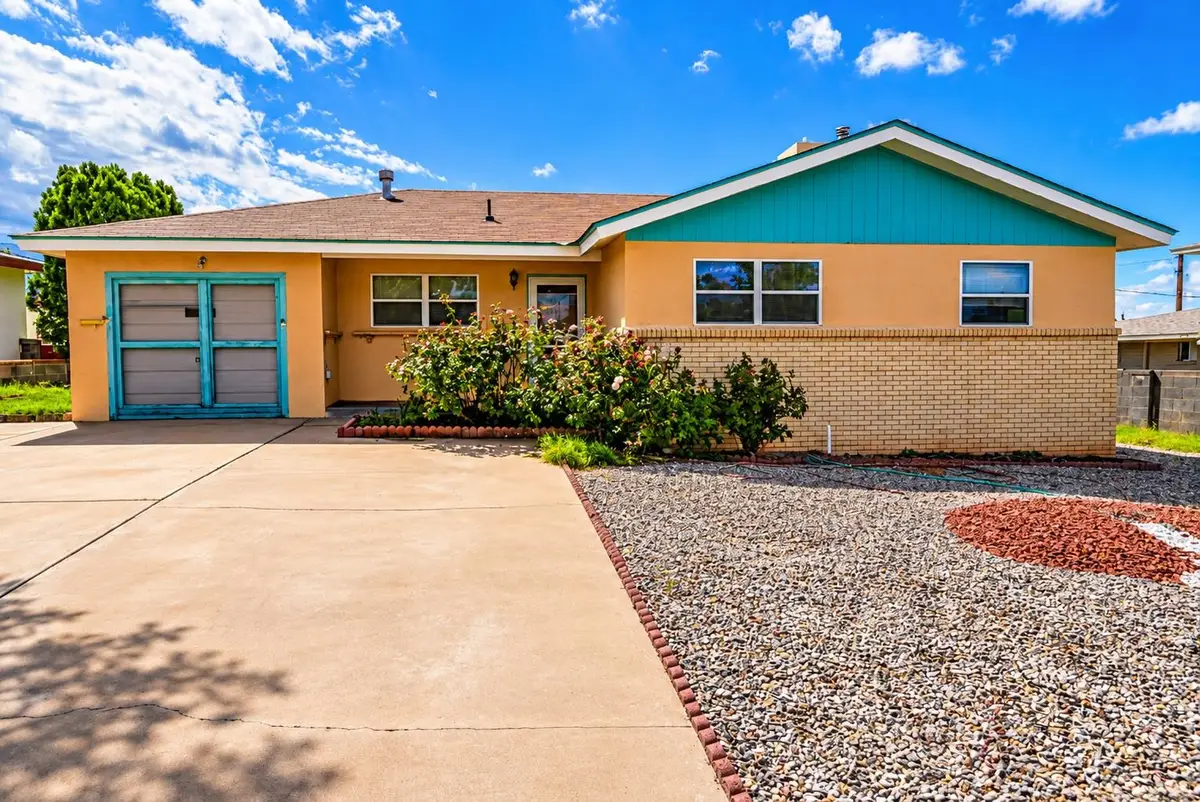 2004 Aspen DR, Alamogordo, NM 88310 - #1