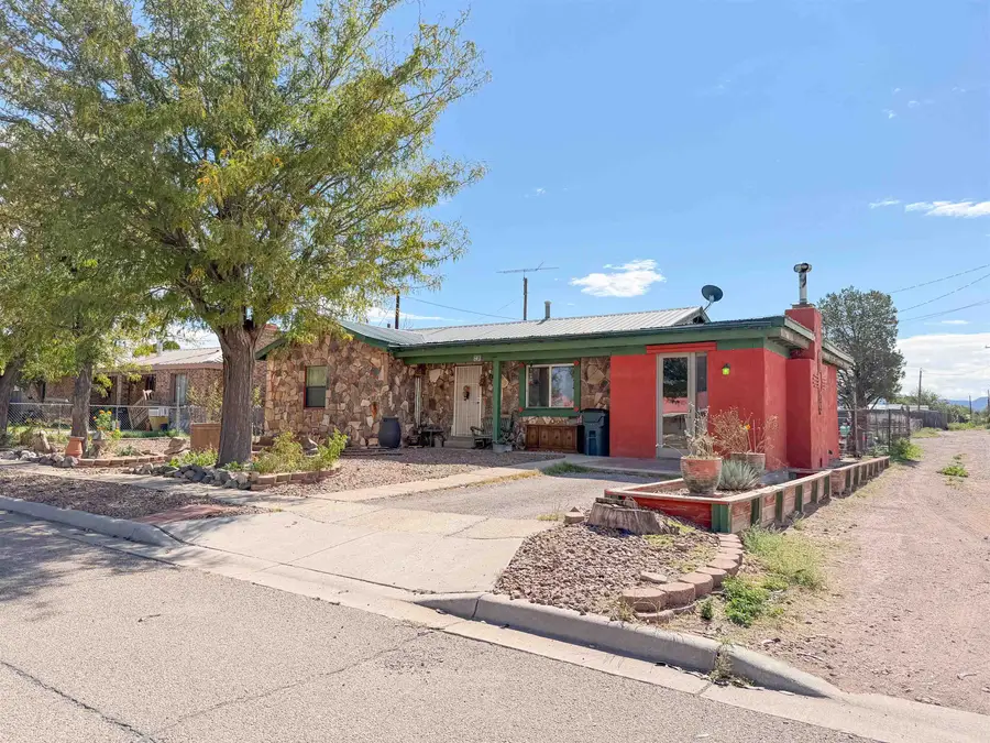 803 5th ST, Carrizozo, NM 88301 - #2