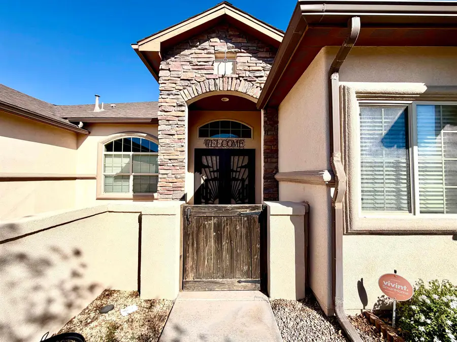 517 Tierra Bella Drive, Alamogordo, NM 88310-000 - #2