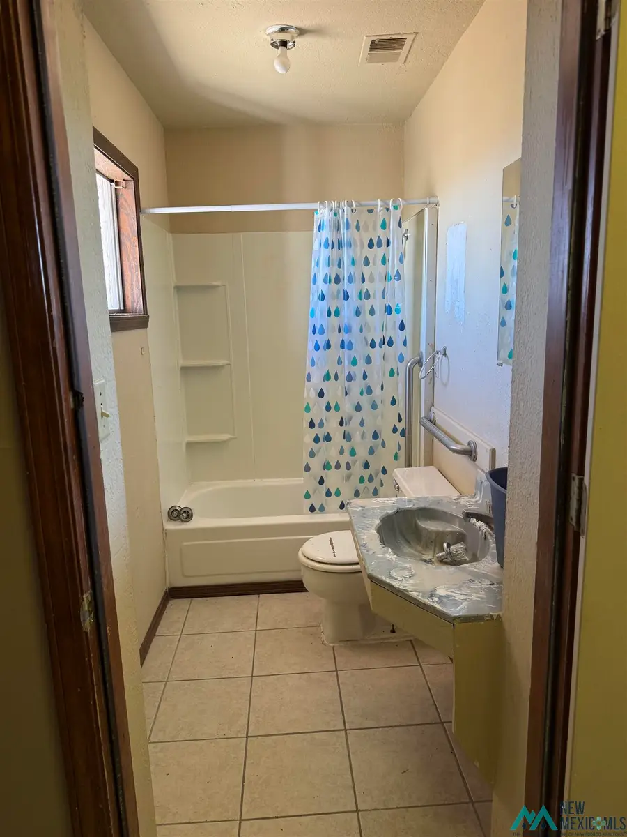 188 Fr 2142, Las Vegas, NM 87701 - #3