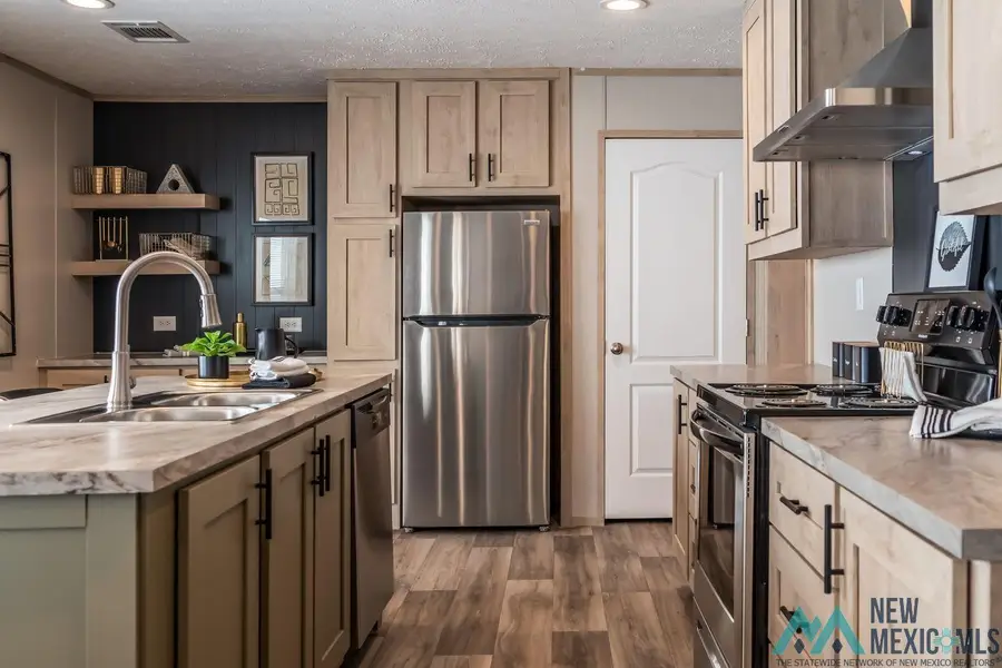 4210 Valencia Street, Carlsbad, NM 88220 - Image #3