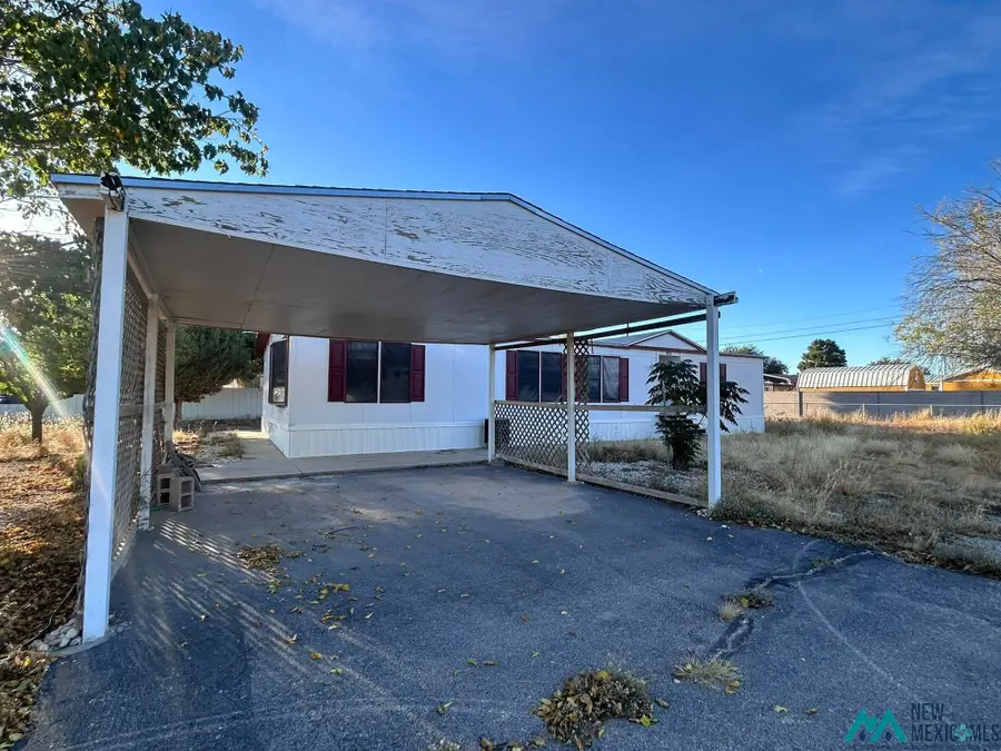 702 Airport Avenue, Carlsbad, NM 88220 - Image #2