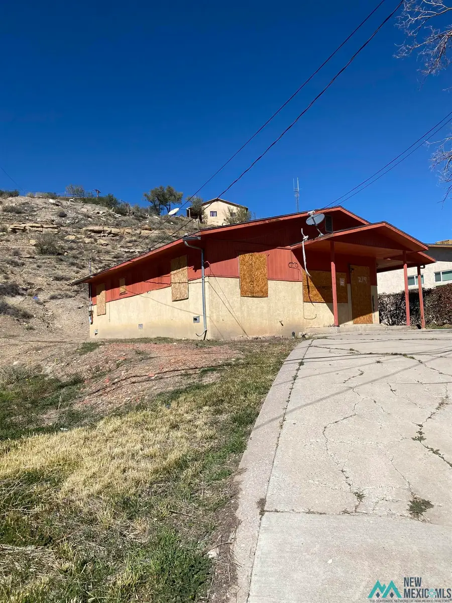 219 E Wislon Avenue, Gallup, NM 87301 - Image #2