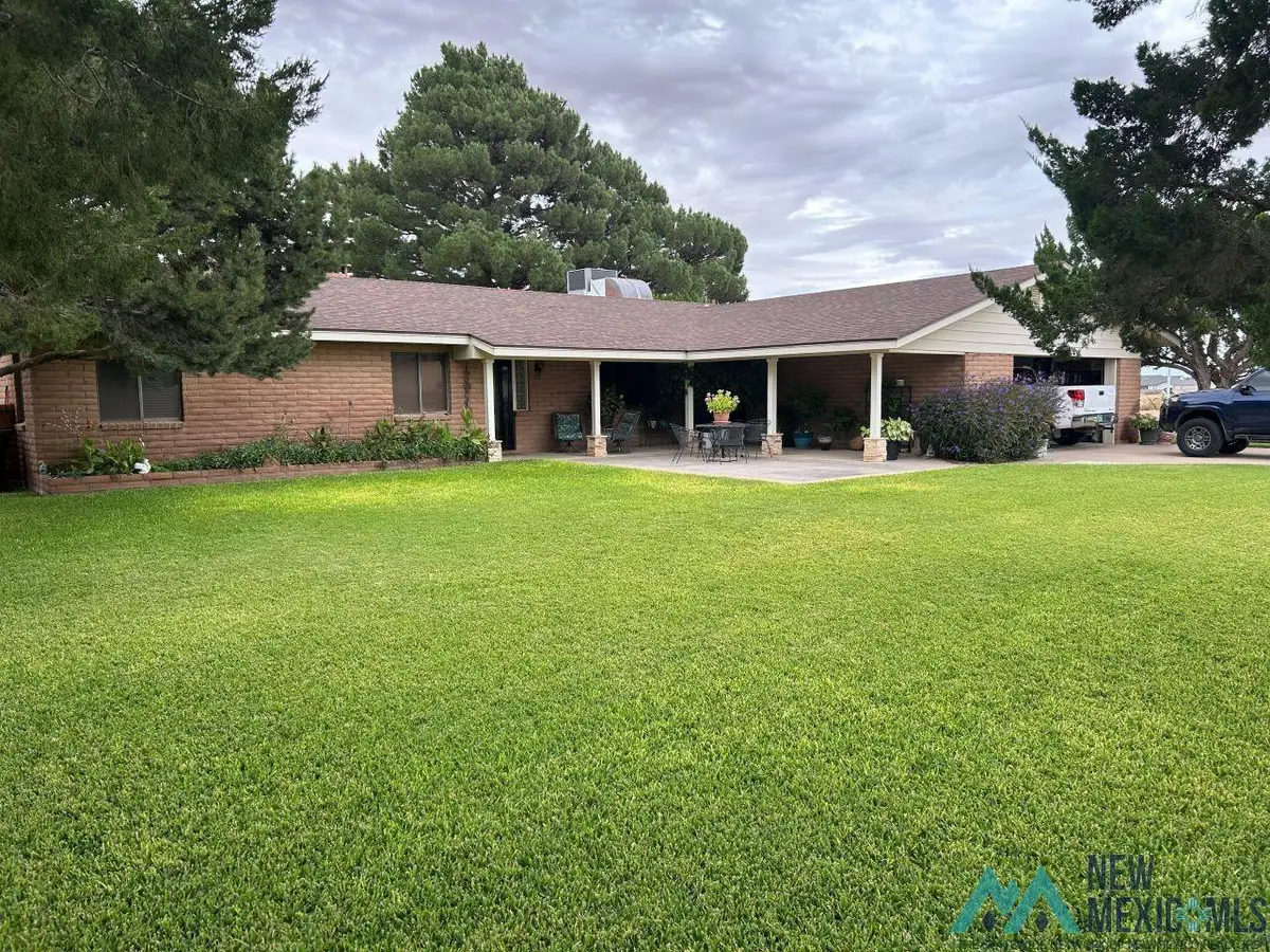 502 Farris Street, Carlsbad, NM 88220 - Image #1