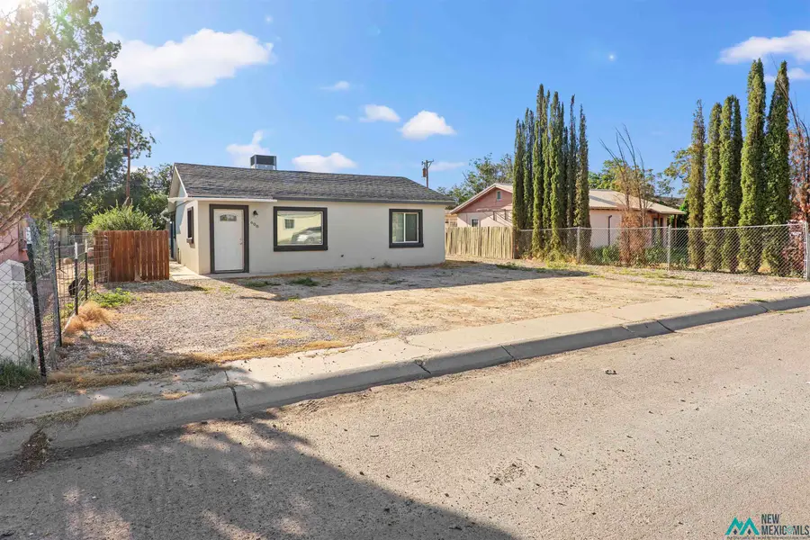 608 Welshire Street, Carlsbad, NM 88220 - Image #2