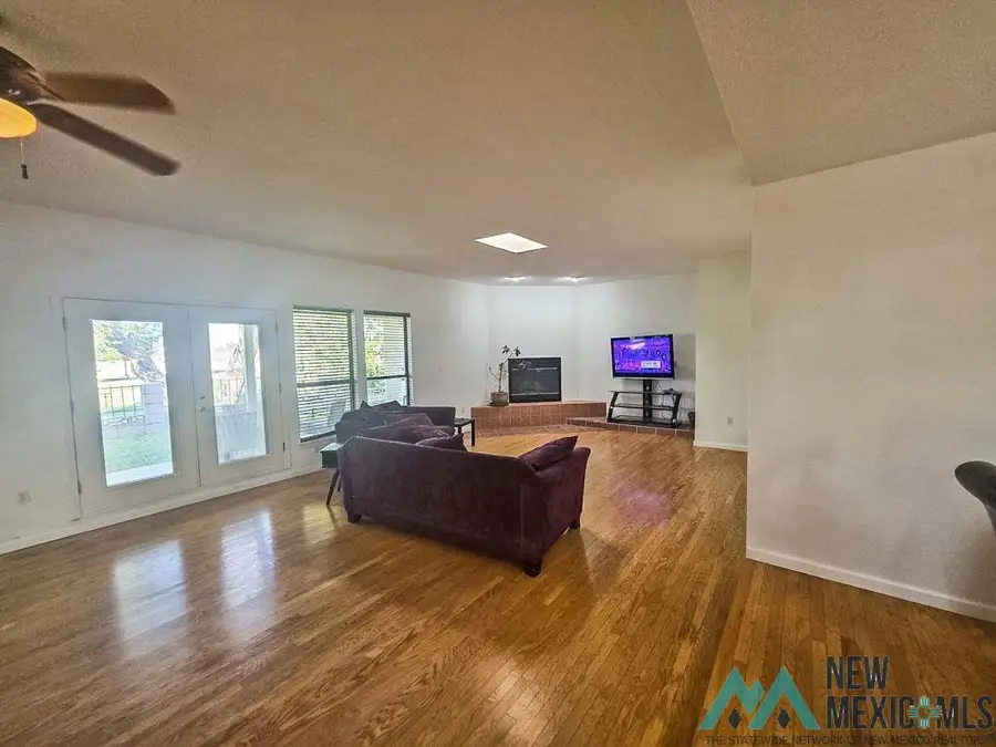 809 Colonial Court, Carlsbad, NM 88220 - Image #3