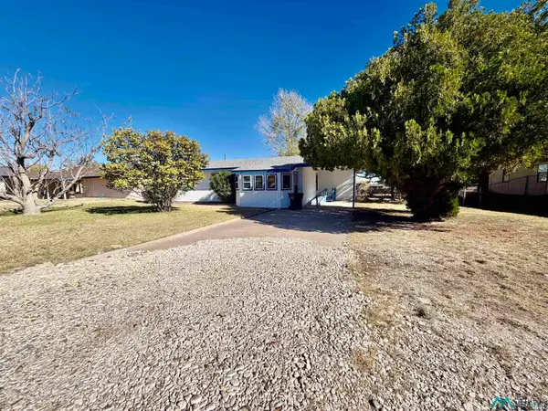 616 N 11th St Street, Carlsbad, NM 88220