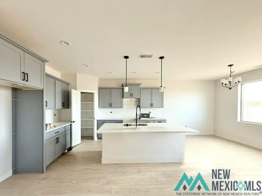 2518 Segovia Court, Carlsbad, NM 88220 - Image #3