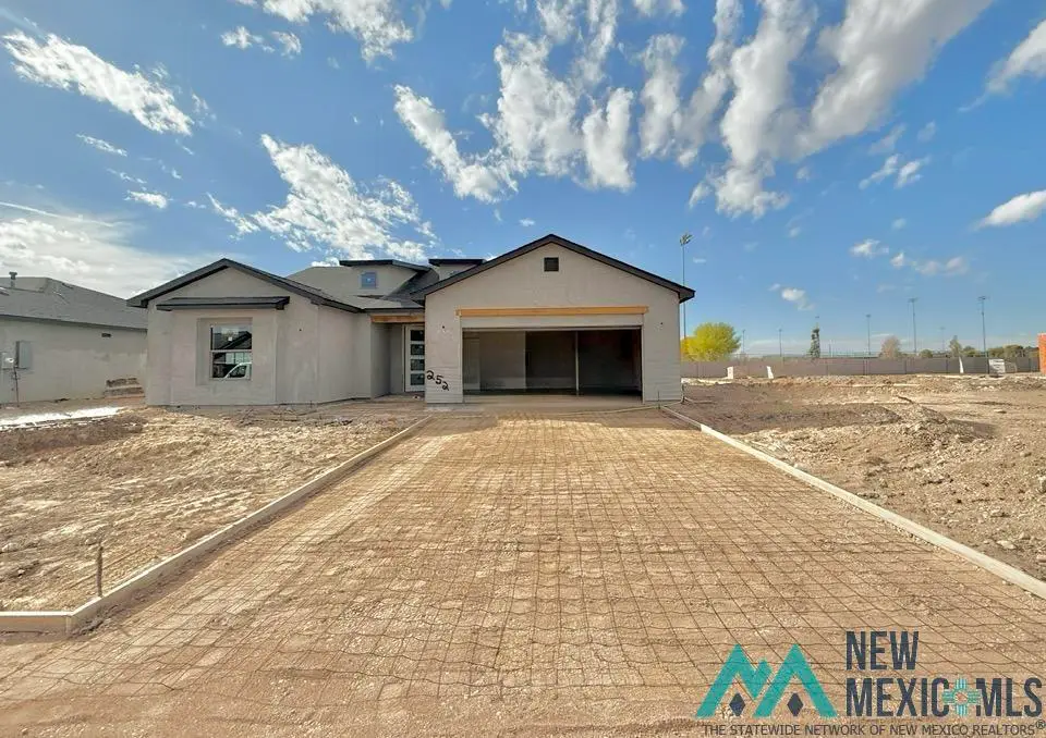 2526 Segovia Court, Carlsbad, NM 88220 - Image #1