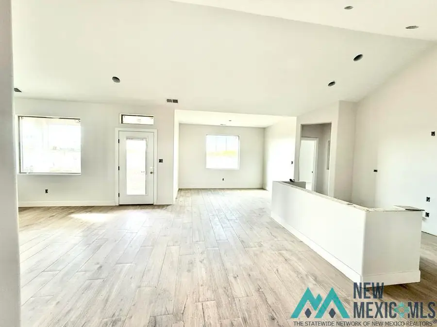 2526 Segovia Court, Carlsbad, NM 88220 - Image #2