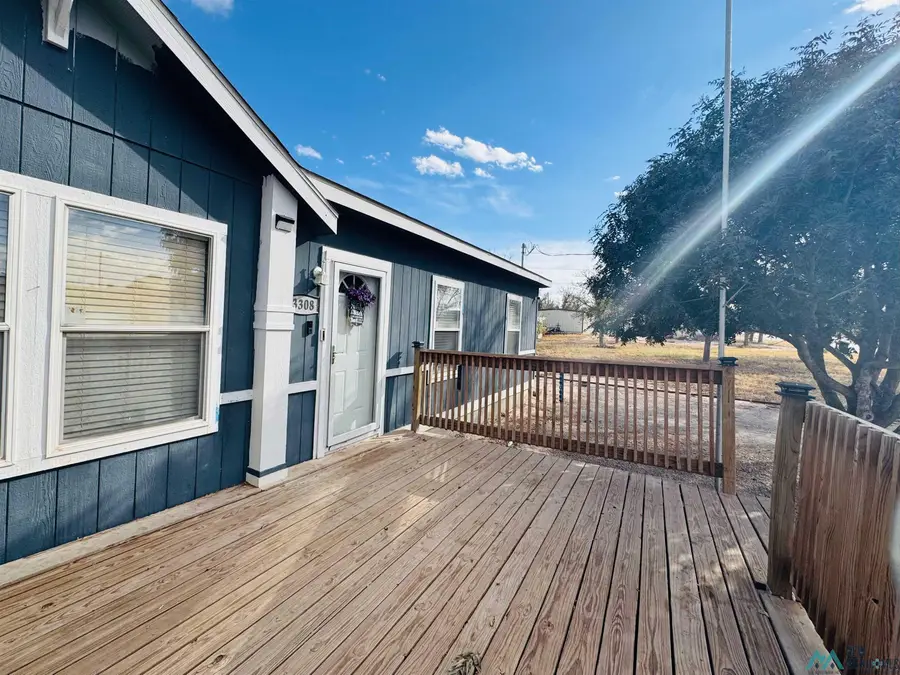 3308 Burgett Street, Carlsbad, NM 88220 - Image #3