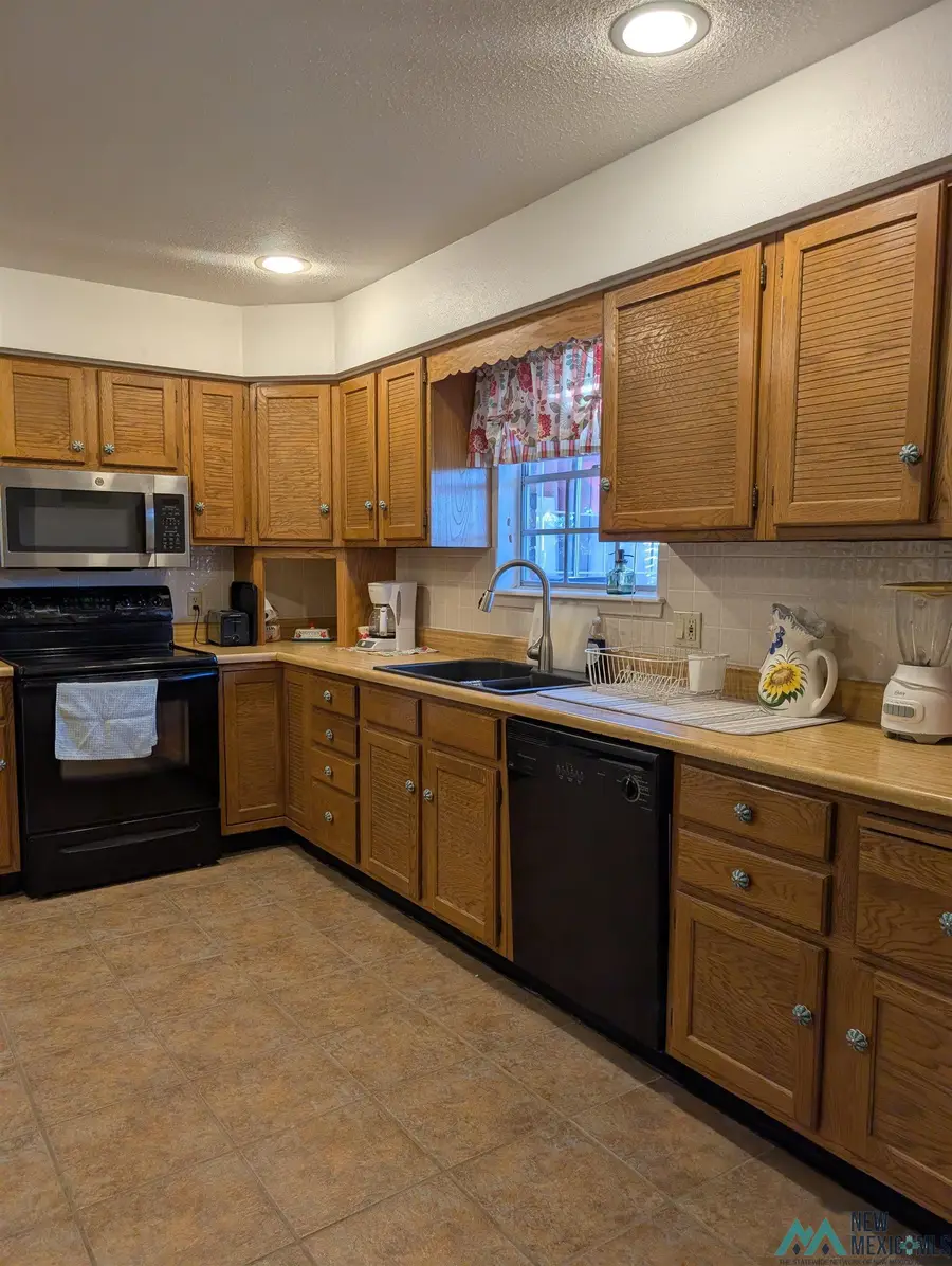 920 N Foch Street, Truth Or Consequences, NM 87901 - Image #2