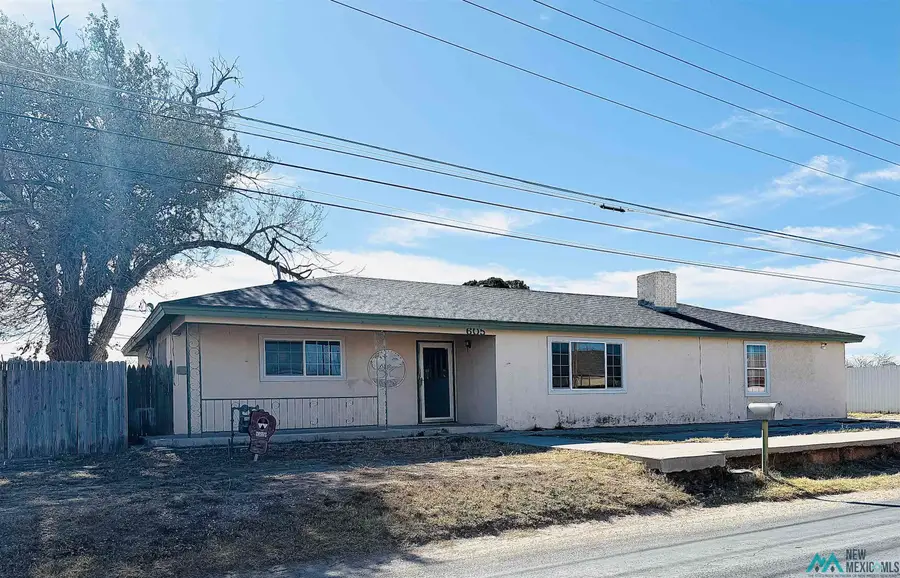 605 E St Anne Place, Hobbs, NM 88240 - Image #2