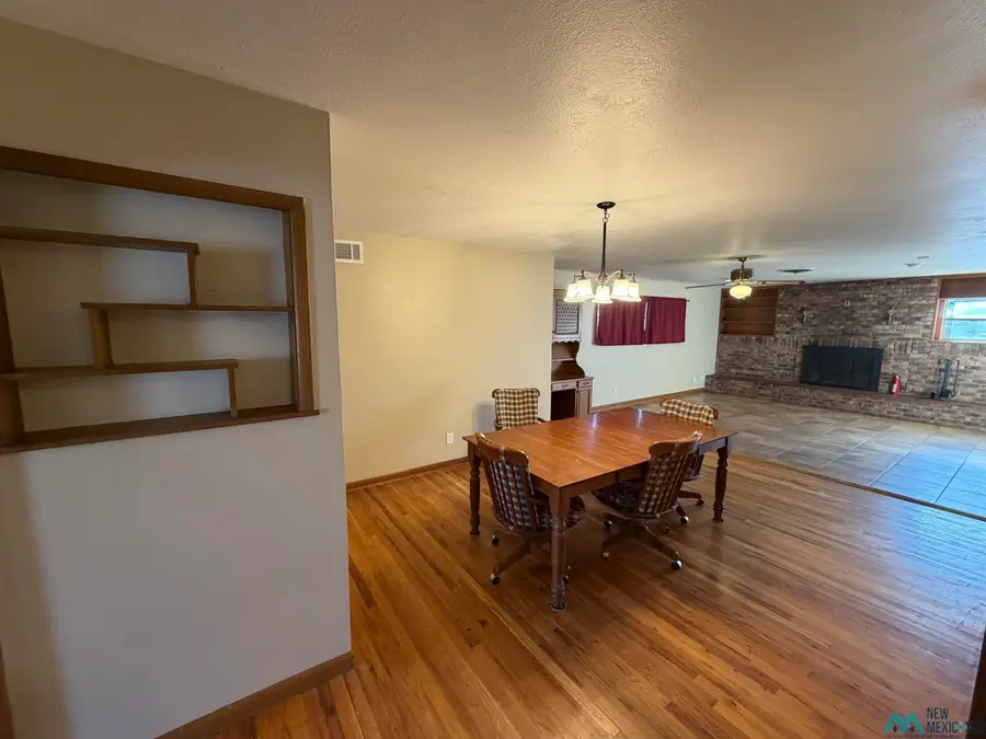 321 W Christopher Drive, Clovis, NM 88101 - Image #3