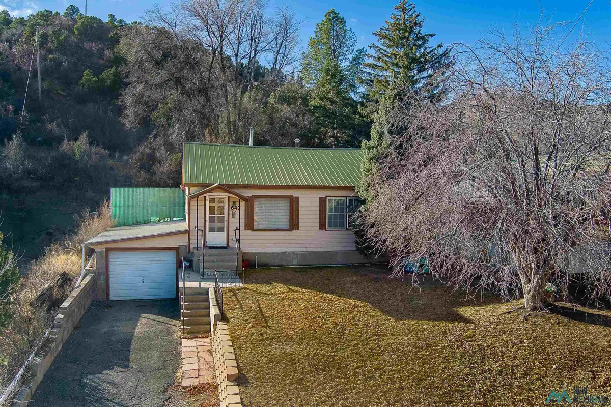 647 Moulton Avenue, Raton, NM 87740 - Image #1