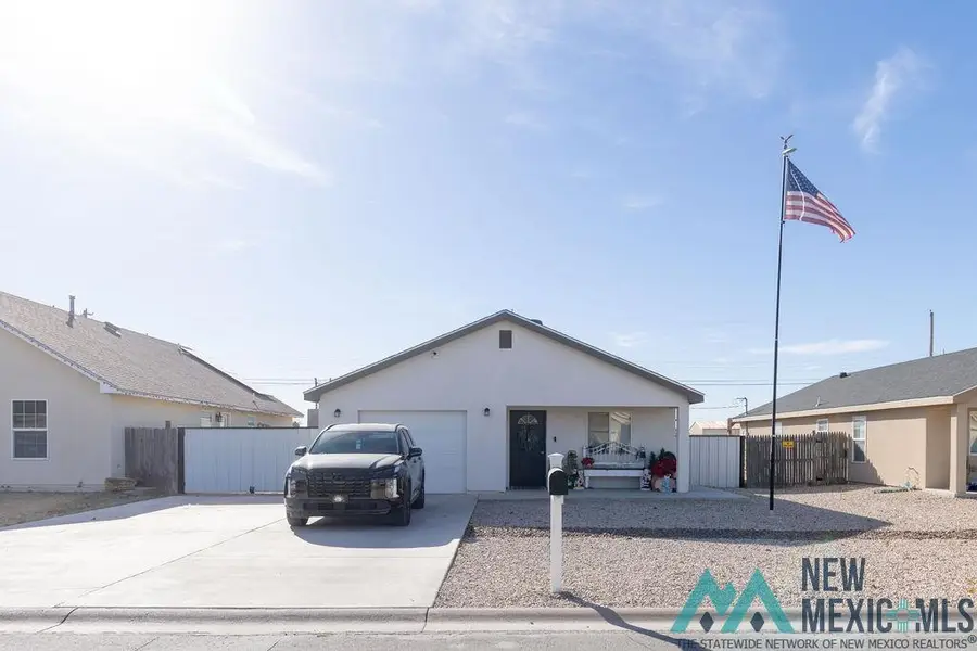 1009 Jason Street, Carlsbad, NM 88220 - Image #2