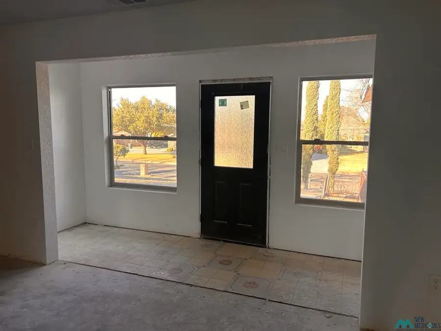 1203 W Riverside Drive, Carlsbad, NM 88220 - Image #2