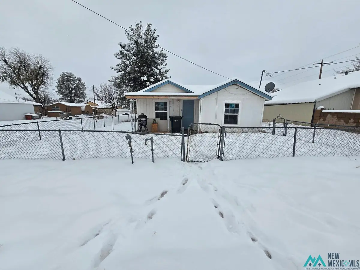 2417 Oregon Street, Carlsbad, NM 88220 - Image #1