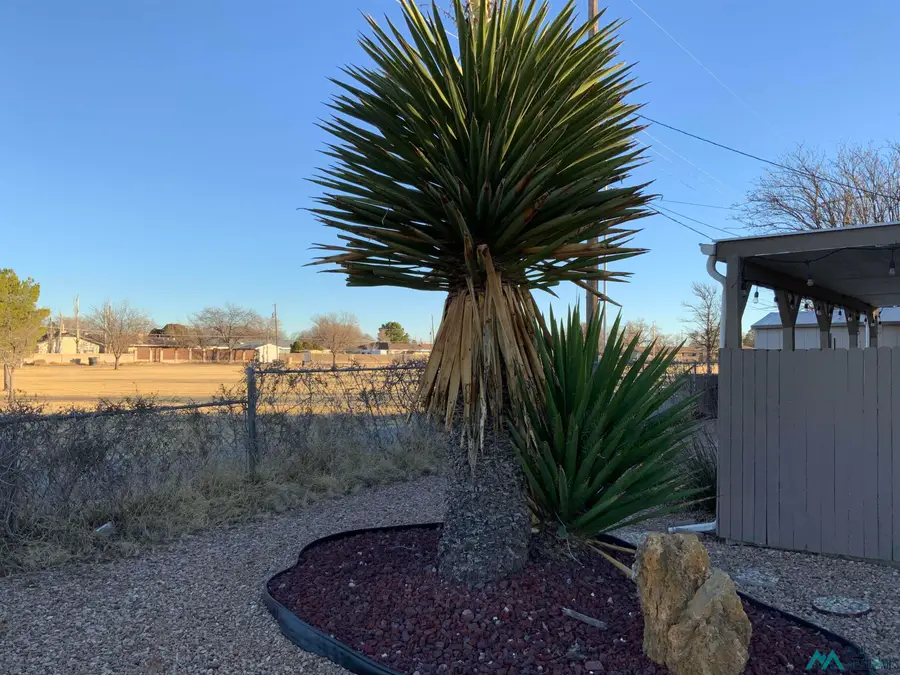 401 S Pinon Avenue, Roswell, NM 88203 - Image #2