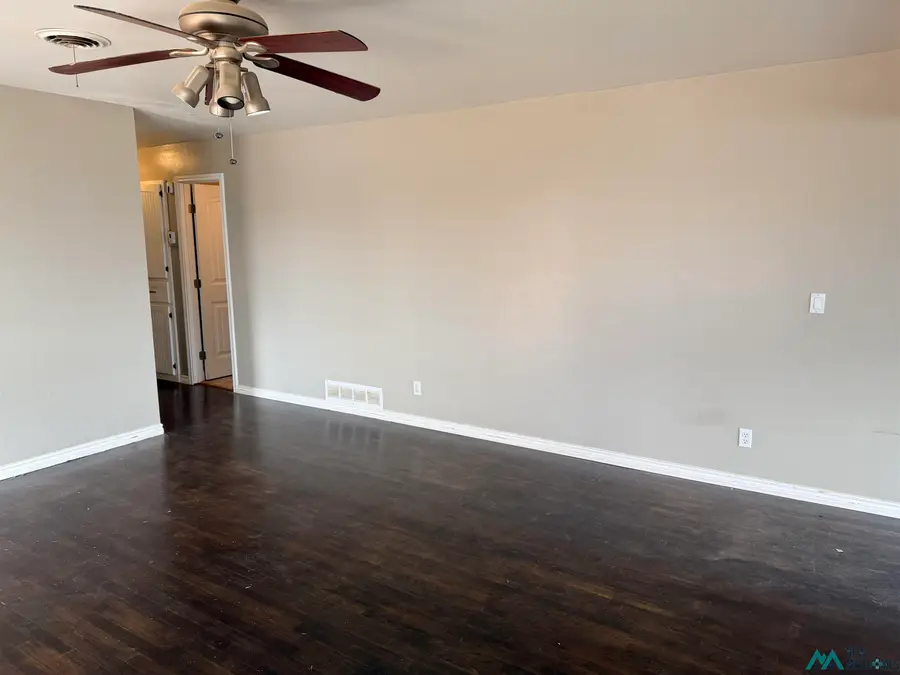 1502 W Dallas Avenue, Artesia, NM 88210 - Image #3