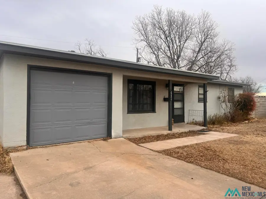 908 Carter Place, Carlsbad, NM 88220 - Image #2