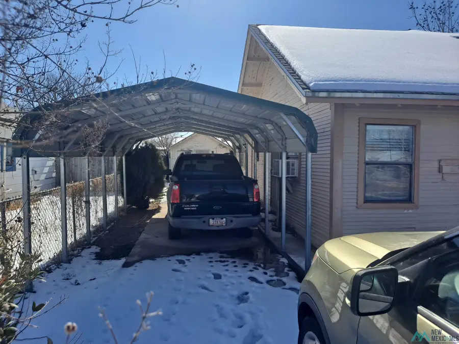 609 W Dallas Avenue, Artesia, NM 88210 - #2