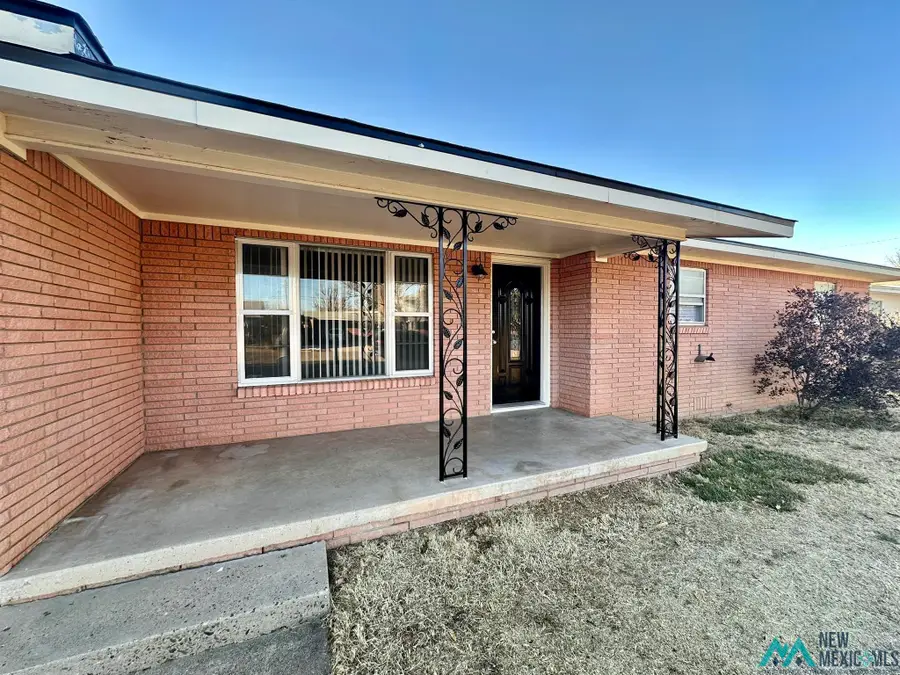 204 Texas Dr, Portales, NM 88130 - #2