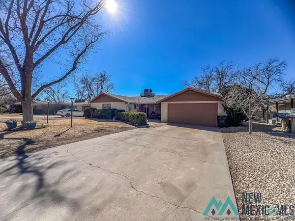 1407 N Country Club Circle, Carlsbad, NM 88220