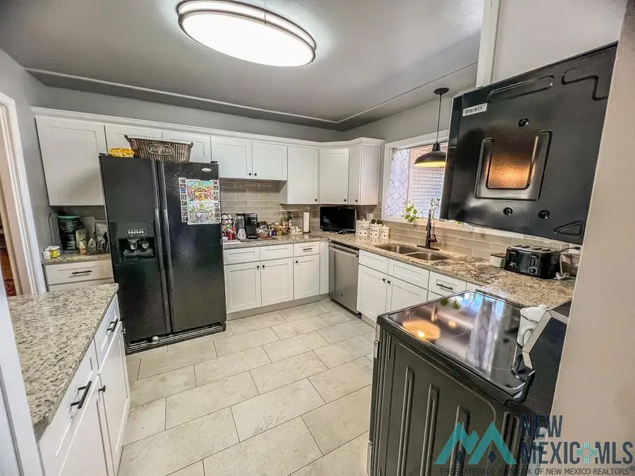 1407 N Country Club Circle, Carlsbad, NM 88220 - #3