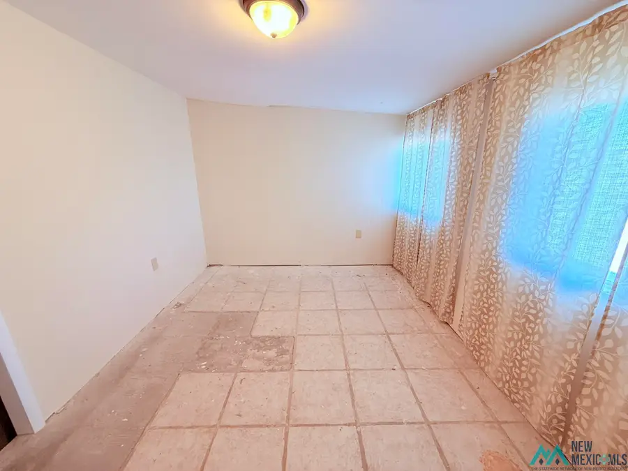 119 W Val Verde Street, Williamsburg, NM 87942 - #2